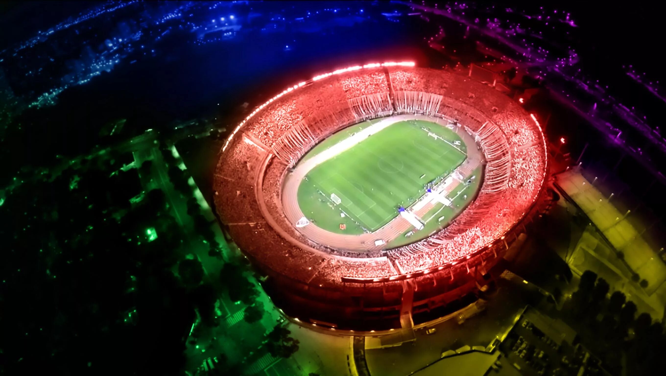 Вода на стадионе. Стадион Ривер Плейт. River Plate стадион. Стадион Монументаль. Монументаль Ривер Плейт.
