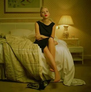 Scarlett Johansson Flaunts Her Sexy Barefoot Legs 7 Photos The CLOUD HOT GI...