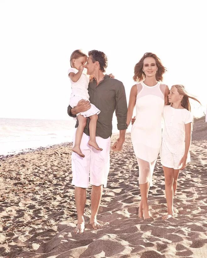 женат две дочери. олег газманов с семьей. наталья чистякова-ионова семья. мама и папа фотосессия. газманов олег газманов семья.