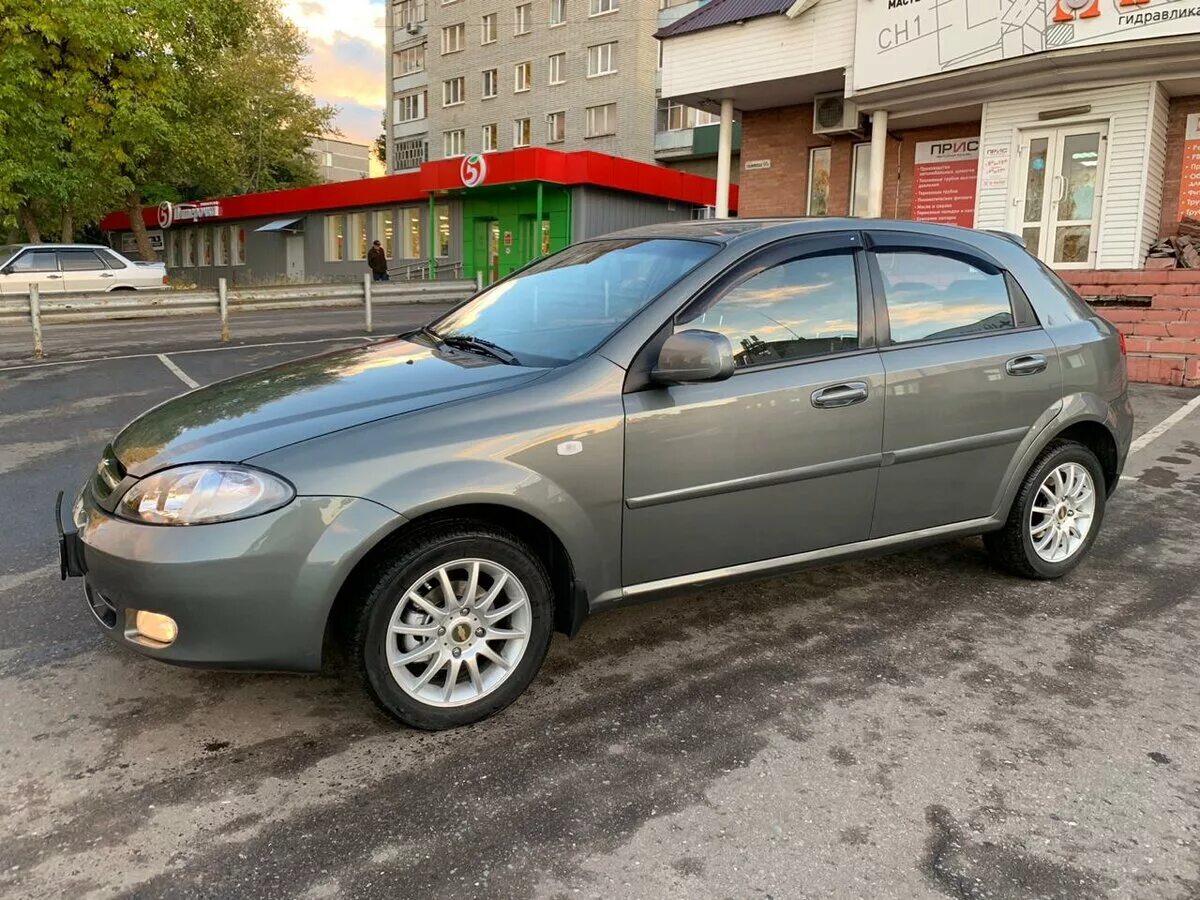 Лачетти хэтчбек 2011. Chevrolet Lacetti 2010 хэтчбек. Chevrolet Lacetti 1.6. Шевроле Лачетти хэтчбек 1.6. Шевроле Лачетти хэтчбек 2010 серая.