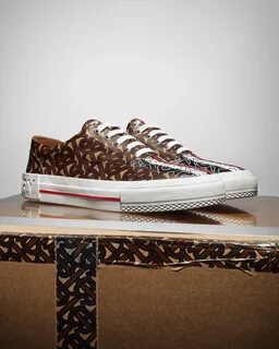 3 любых коллаборации брендов с burberry