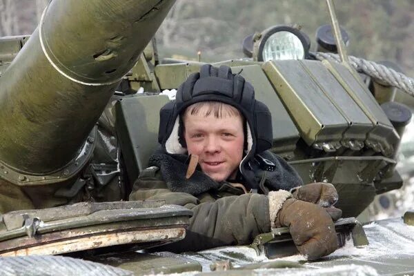 Наводчик оператор. Танкист наводчик. оператор наводчик танка. наводчик бтр. фотография танкиста наводчика.