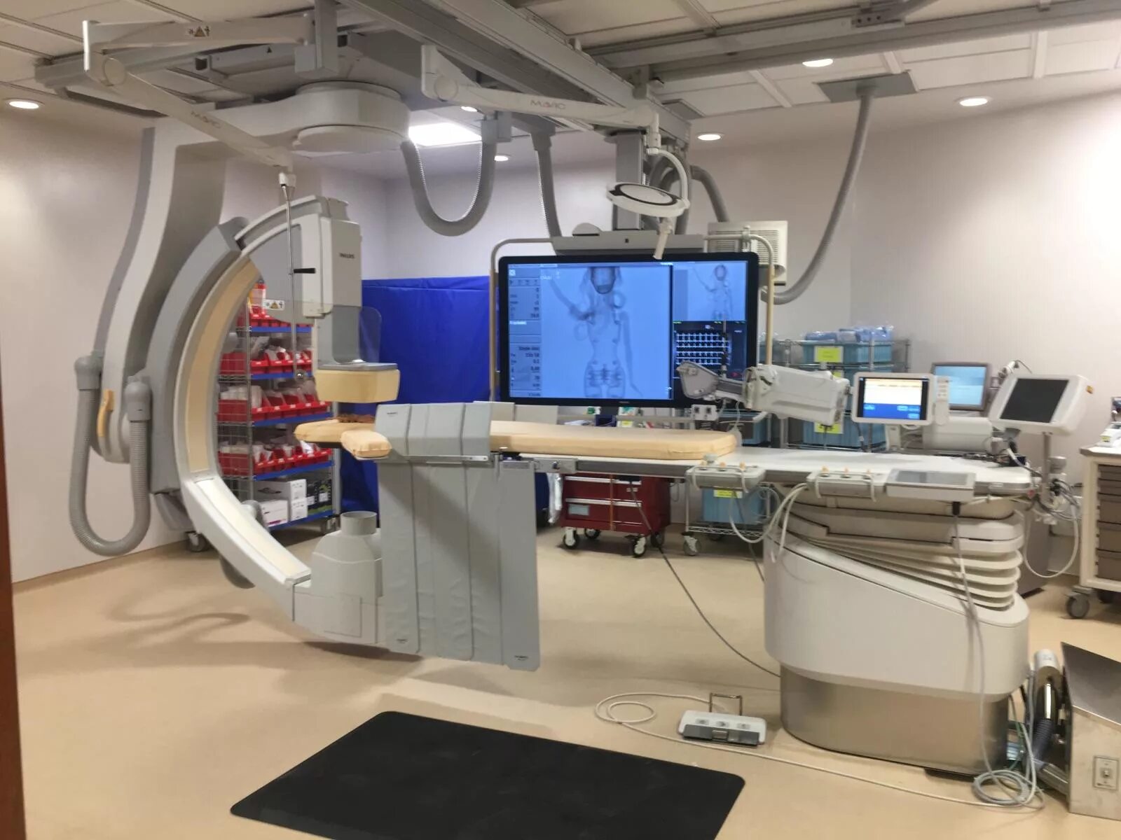 Lab strkvd. Cathlab. комната cathlab. ангиограф животных. ангиограф или cathlab.