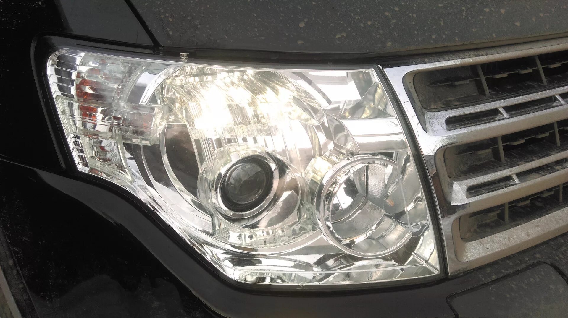 Расположение ламп в фаре передней паджеро 4 Замена ксеноновых ламп Mitsubishi Pajero Sport (2G), 2,5 л, 2011 года своими р