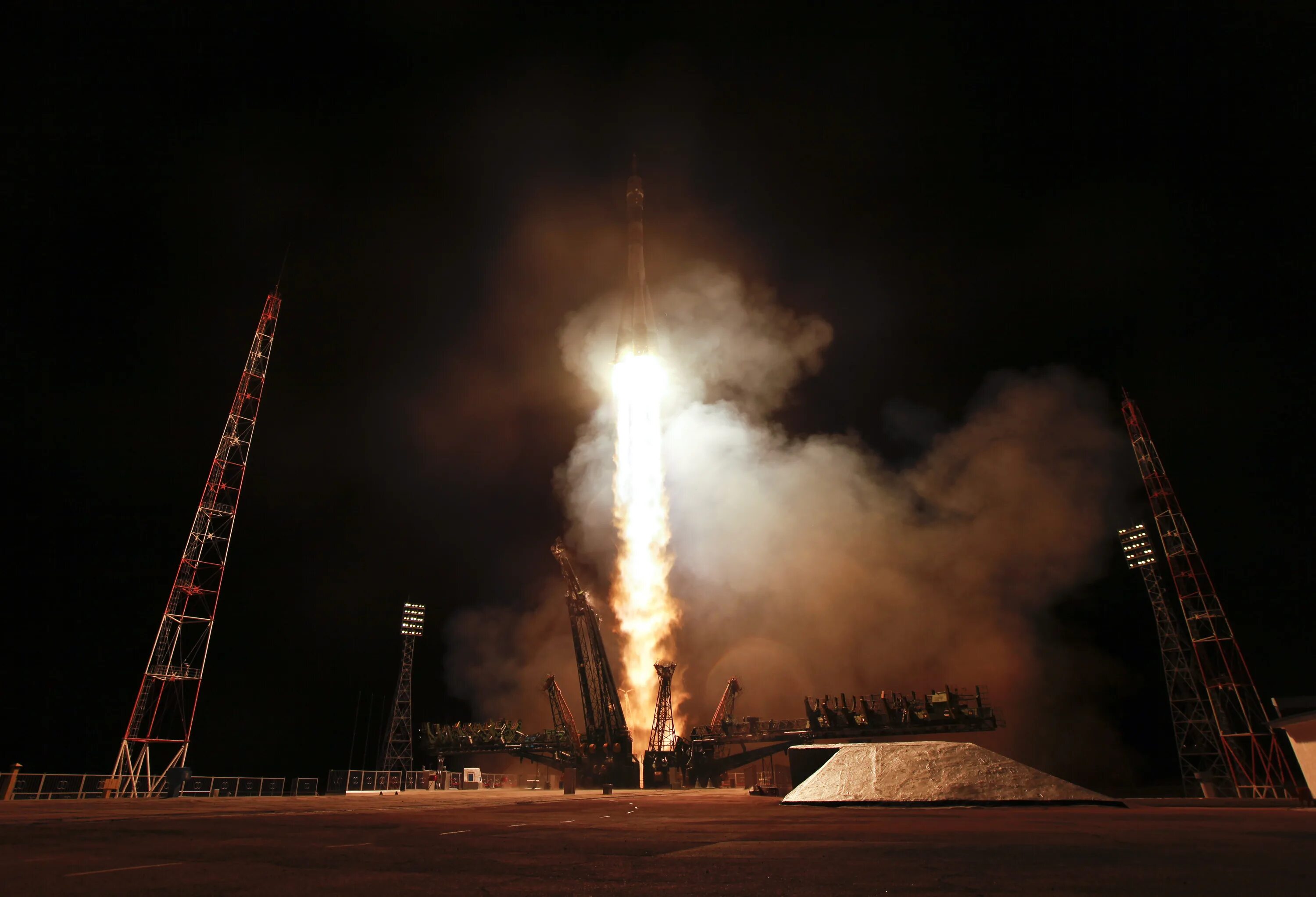 Когда полетит союз. «союз тма-м» (космический корабль). союз тма-21. байконур космодром ночной старт. взлет ракеты с байконура.