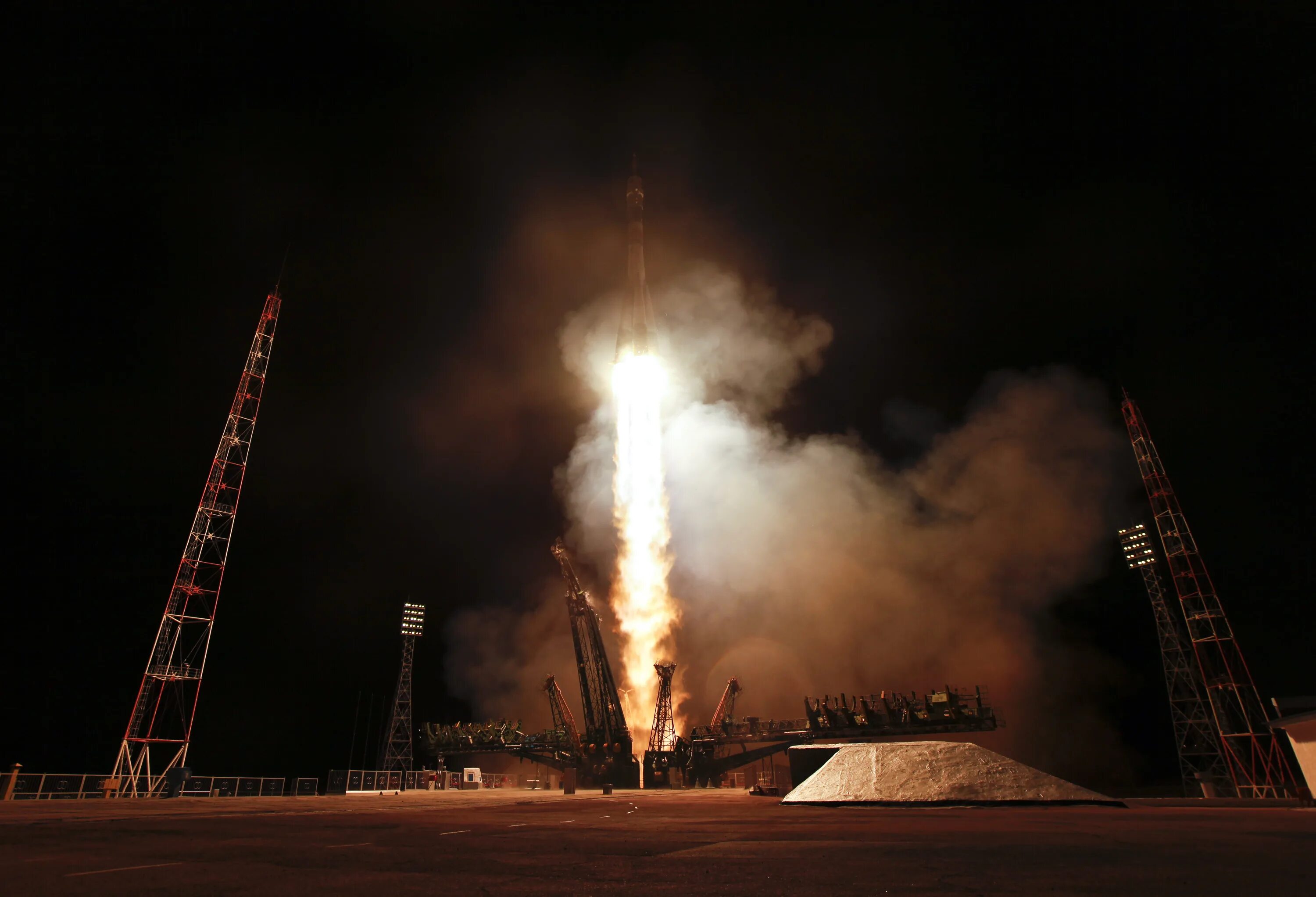 Старт космического корабля сегодня с байконура. «Союз ТМА-М» (космический корабль). Союз ТМА 21. Корабля Союз ТМА-21. Байконур космодром ночной старт.