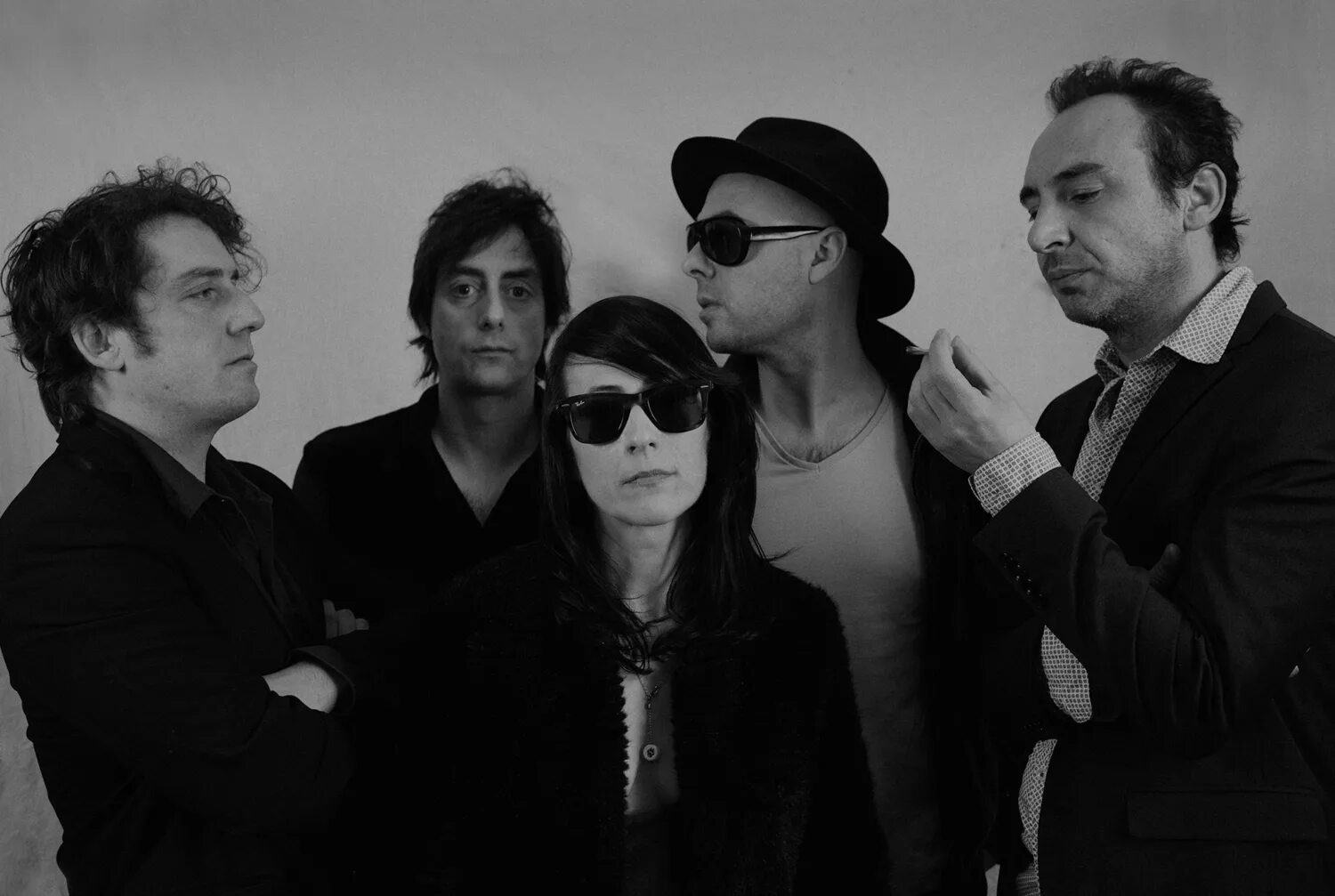 "metalolom" && ( исполнитель | группа | музыка | music | band | artist ) && (фото | photo). "hermanos gutierrez" && ( исполнитель | группа | музыка | music | band | artist ) && (фото | photo). Therapy "troublegum". "el$e" && ( исполнитель | группа | музыка | music | band | artist ) && (фото | photo). Himalia musician.