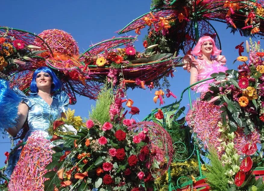 Цветы карнавальные. Карнавал в Ницце (Carnaval de nice). Карнавал в Ницце bataille de fleurs. Карнавал в Ницце Франция битва цветов. Карнавал цветов в Ницце.