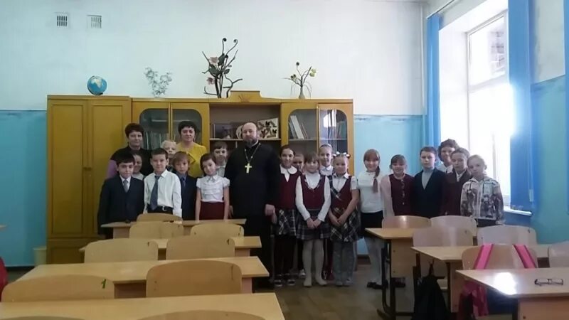 Акция день птиц в школе. Школа 61 город оренбургская. Школа 61 оренбург оренбург. Школа 61 оренбург фото. Моу сош 61 оренбург.