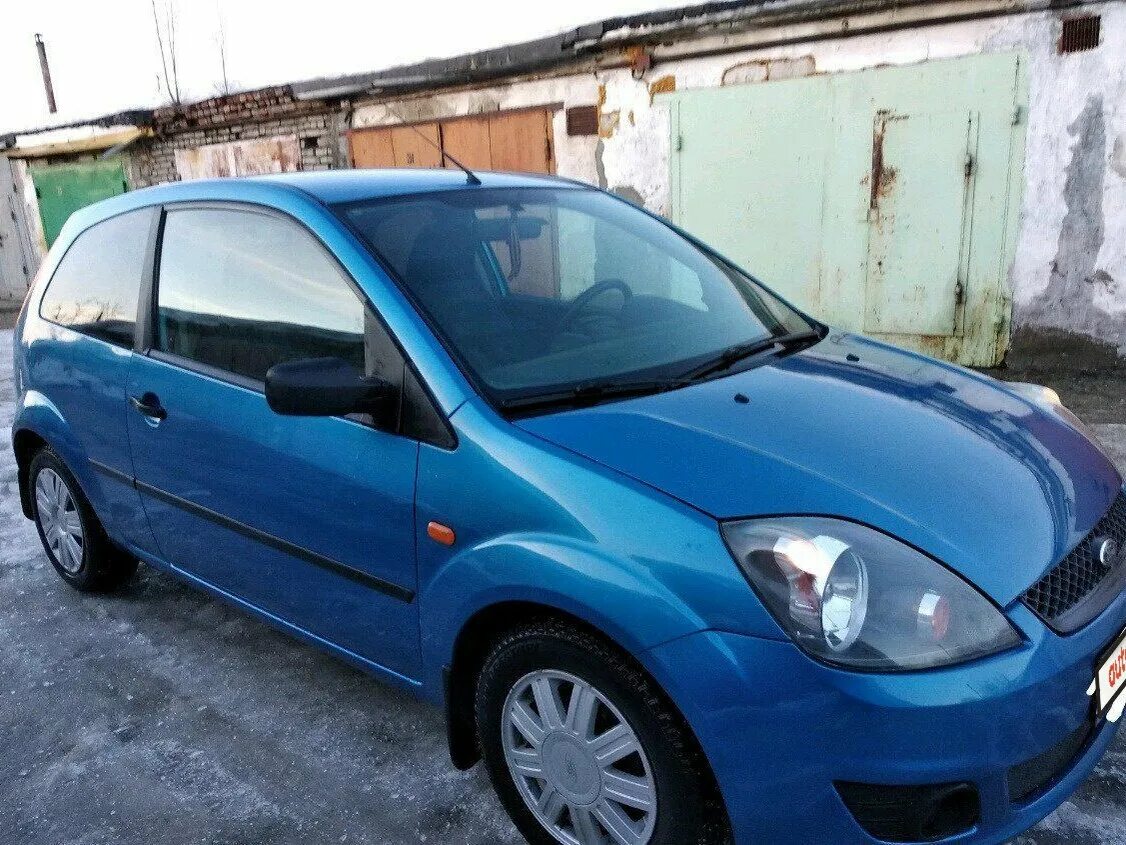 Авито бу авто форд. Ford Fiesta mk5 2005. Форд Фиеста 3 дверный. Форд Фиеста 2005 год 3 дверный. Форд Фиеста светло голубая 2005.