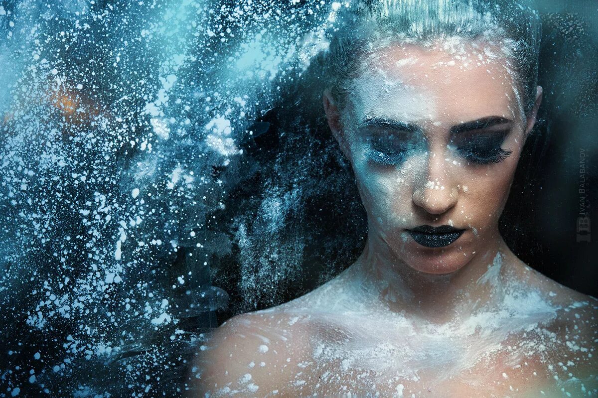 Холодная душа. Замерзшая девушка. Девушка во льду. Холодная девушка. Ледяная девушка.