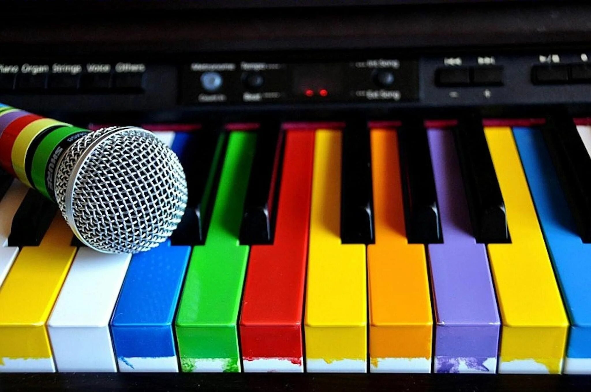 Техно мелодик - арт. Ноты фон. Эквалайзер визуализация. Яркий музыкальный фон. Цвет музыки.