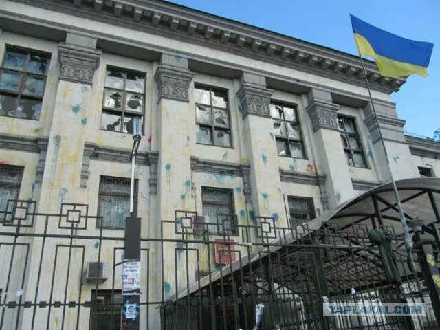 Где посольство украины. Здание посольства Украины в Москве. Посольство Украины в Москве внутри. Посольство Украины сейчас. Киев Украина посольства.