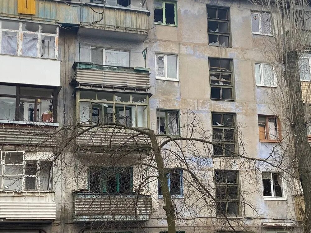 Горловка на данный момент. Горловка пр.победы 126. горловка 2025. донецк многоэтажки.