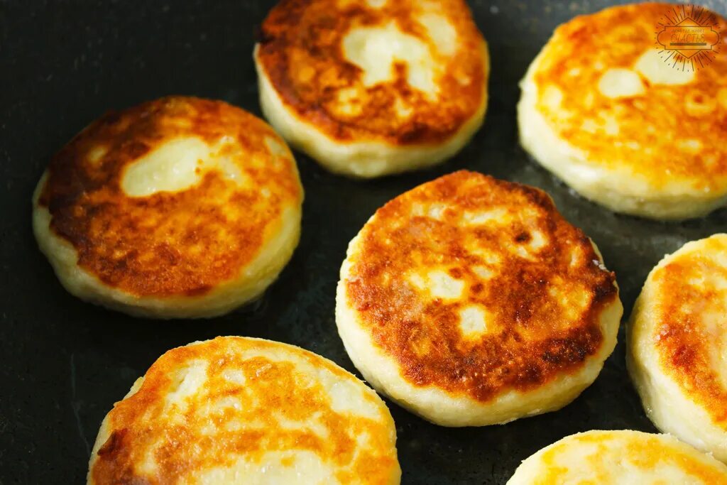 Пп завтрак сырники. Сырники сердечки. Сырники на ночь можно. Сырники на ночь можно. Детские сырники.