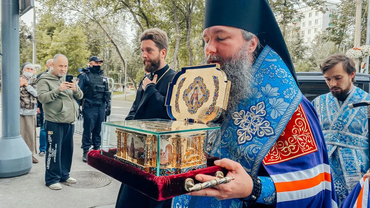 Мощи Луки Крымского Войно-Ясенецкого. Мощи Святого Луки Донской монастырь. Мощи Луки Крымского в Москве. Мощи Луки Крымского. Сайт луки крымского симферополь