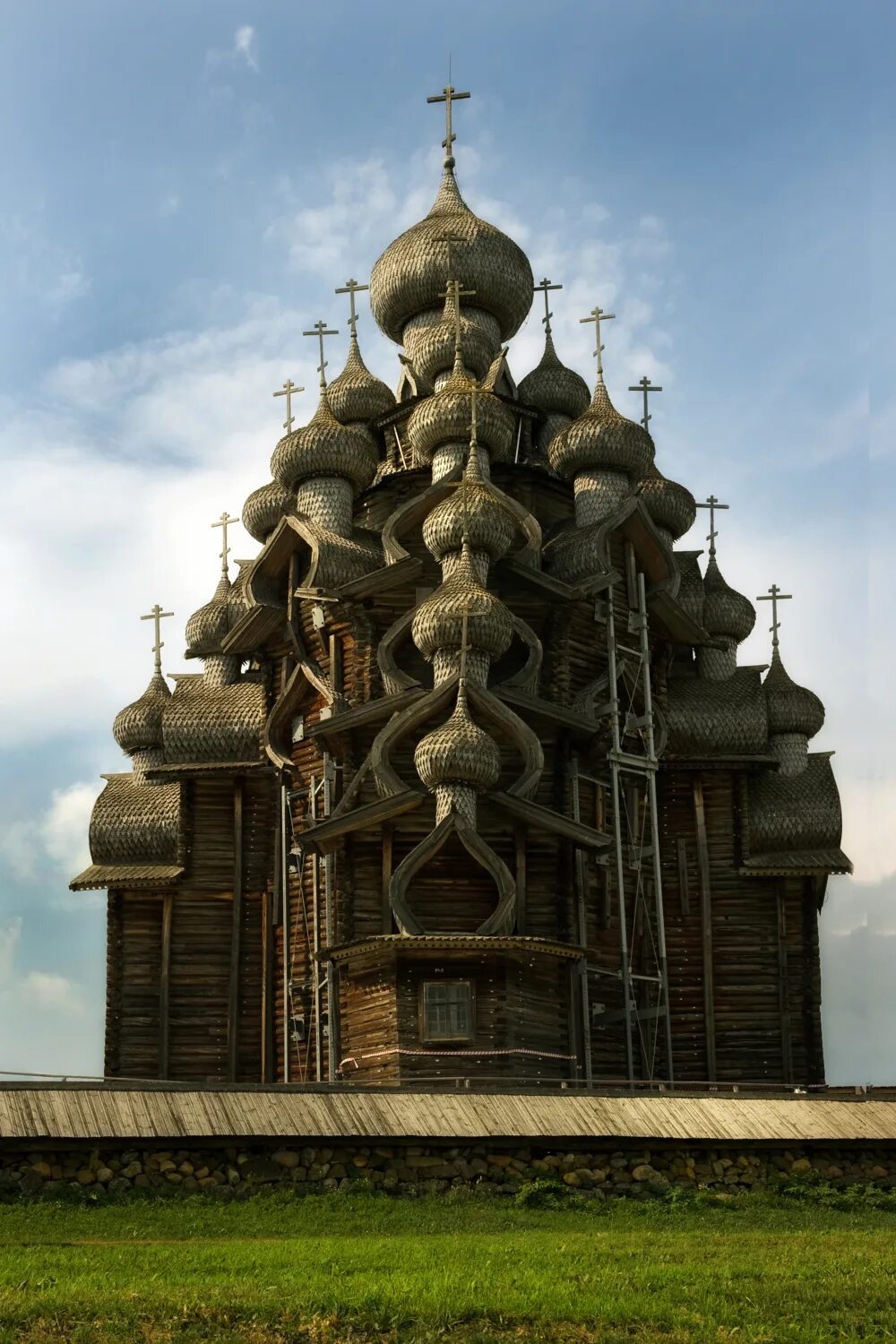 Церковь кижи сообщение. Кижи храм. кижи спасо-преображенская церковь. церковь преображения в кижах. церковь преображения господня на острове кижи.