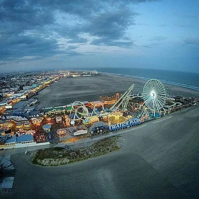 Very final. Вайлдвуд Нью джерси. Morey's Piers Wildwood. Morey's Piers парк аттракционов. Wildwood парк аттракционов.