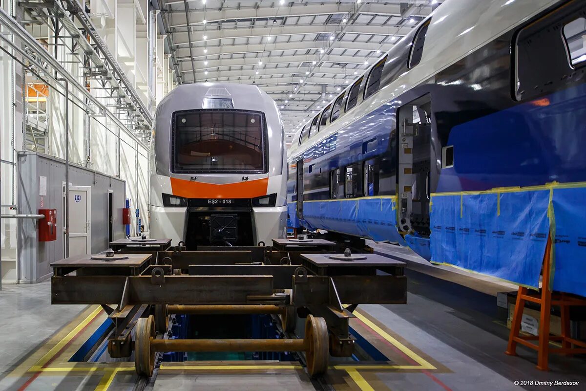 Заводы метрополитена. Штадлер Минск. Завод Stadler Минск. Завод Штадлер поезда. Вагон метро Штадлер Минск.