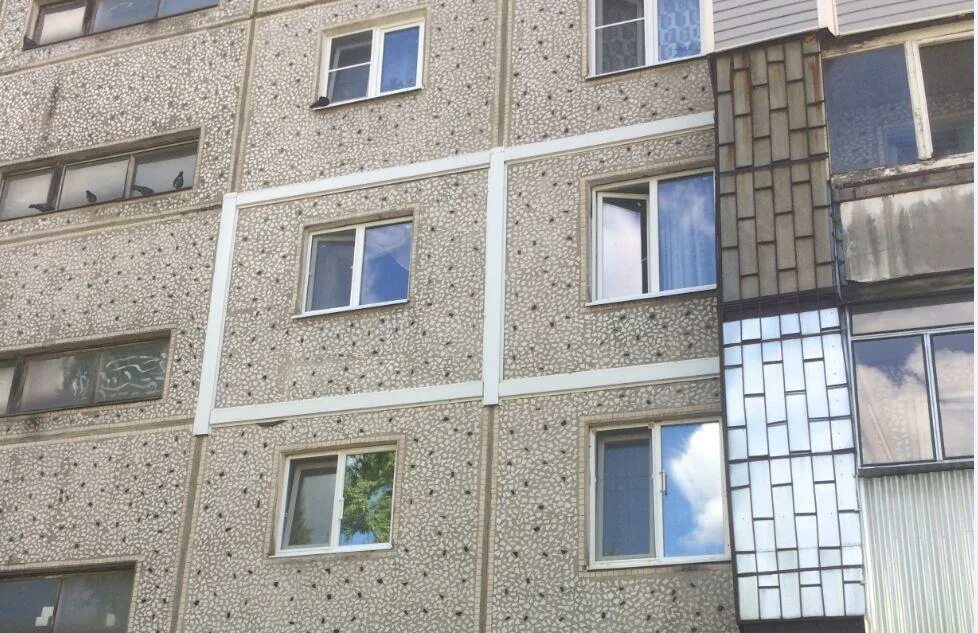 Утеплить швы дома снаружи. Межпанельные швы. межпанельные швы в панельном доме. утепление панельных домов. межпанельные швы пяти зтажки.