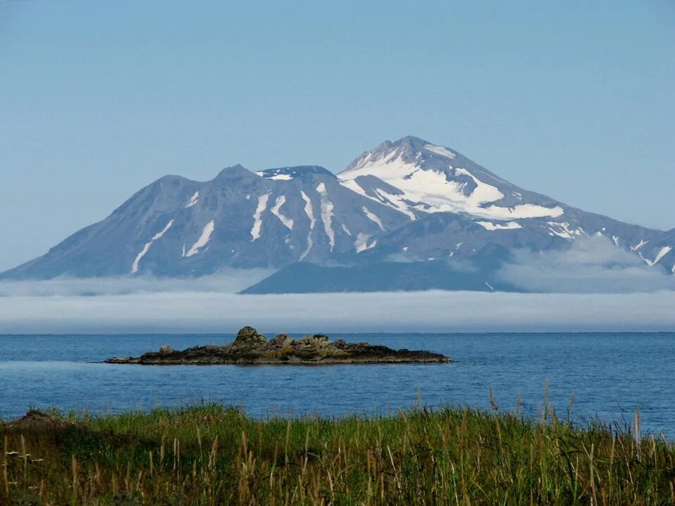 Алеутские острова острова аляски. Остров Аляска. Кинг (остров, Аляска). Остров Куприянова Аляска. Острова Тринити на Аляске.