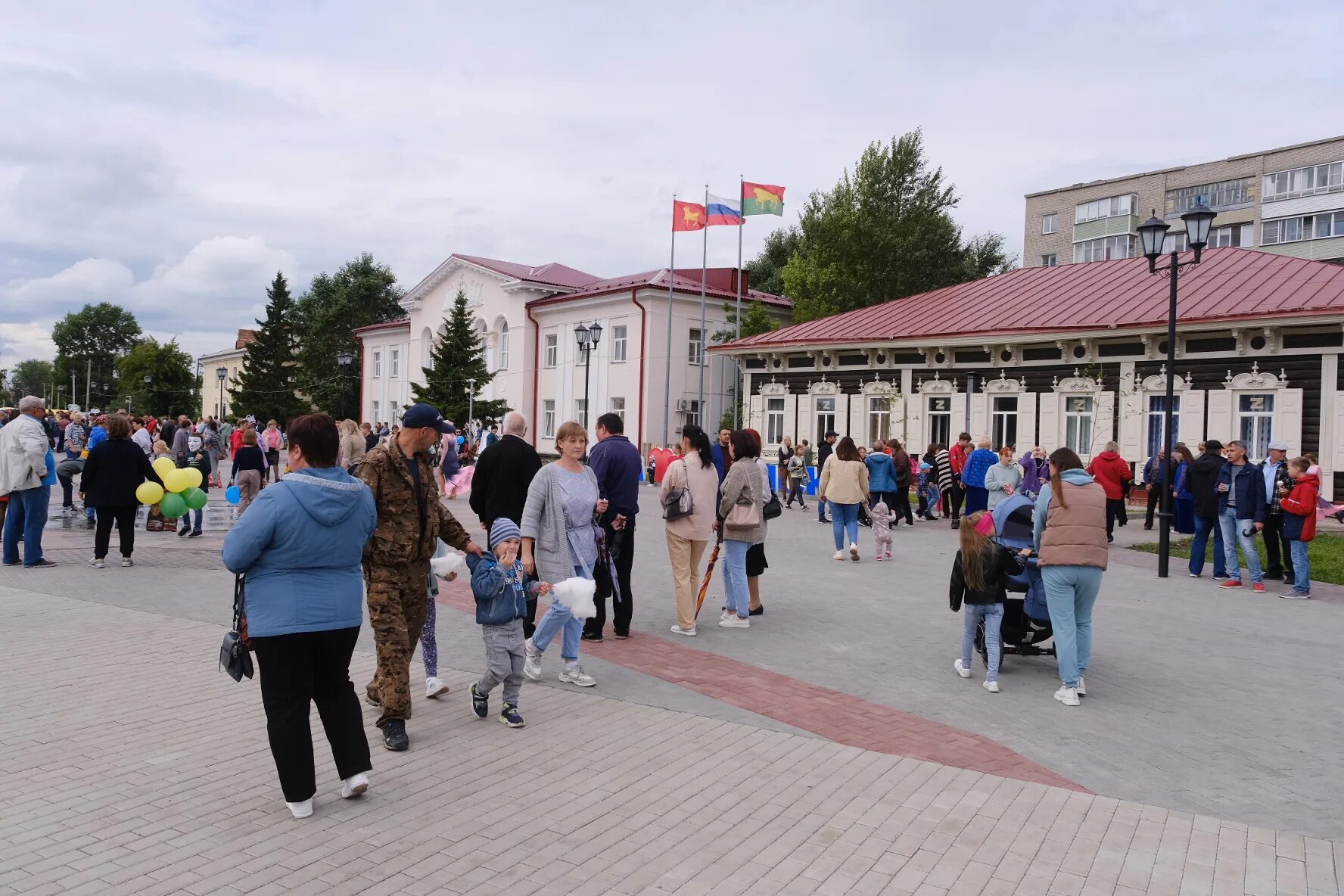 Куйбышев Новосибирская область Центральная площадь. Куйбышев Новосибирская область день города. Травников в Куйбышеве Новосибирской области. Каинск город. Новости куйбышева новосибирской