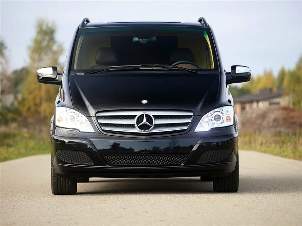 Купить мерседес минивэн. Mercedes Benz Viano 2013. Мерседес Бенц Виано 2013. Минивэн Мерседес Виано. Mercedes-Benz Viano 3.5.