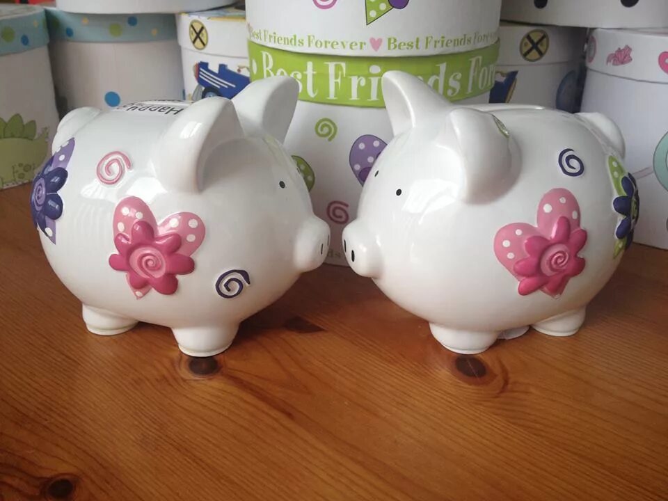 Как открыть копилку. Как открыть копилку. Копилка для 10 рублевых монет. Открываем копилку. Копилка открывающаяся.