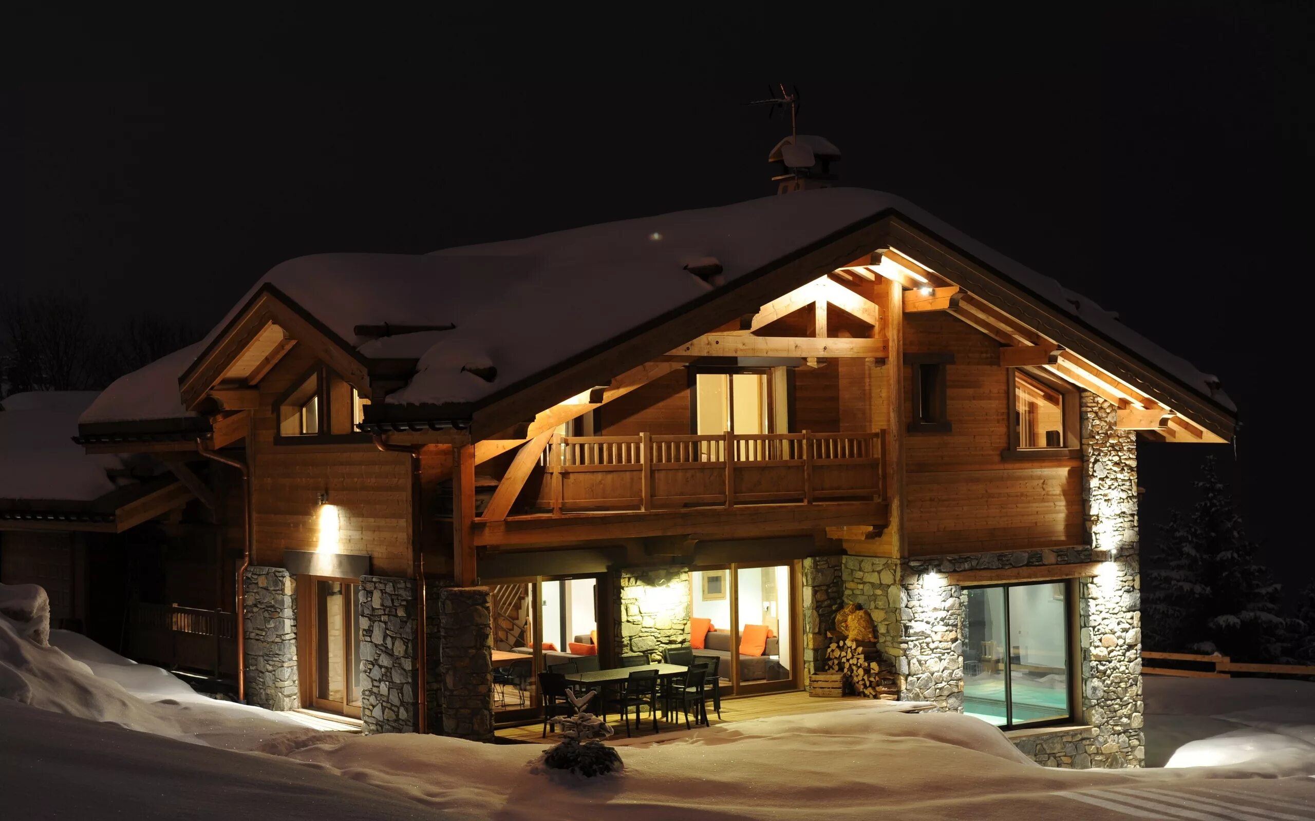 Красивый дом ночью. Норвегия Шале 200. Куршавель особняк. Дом зимой. Красивый дом зимой.