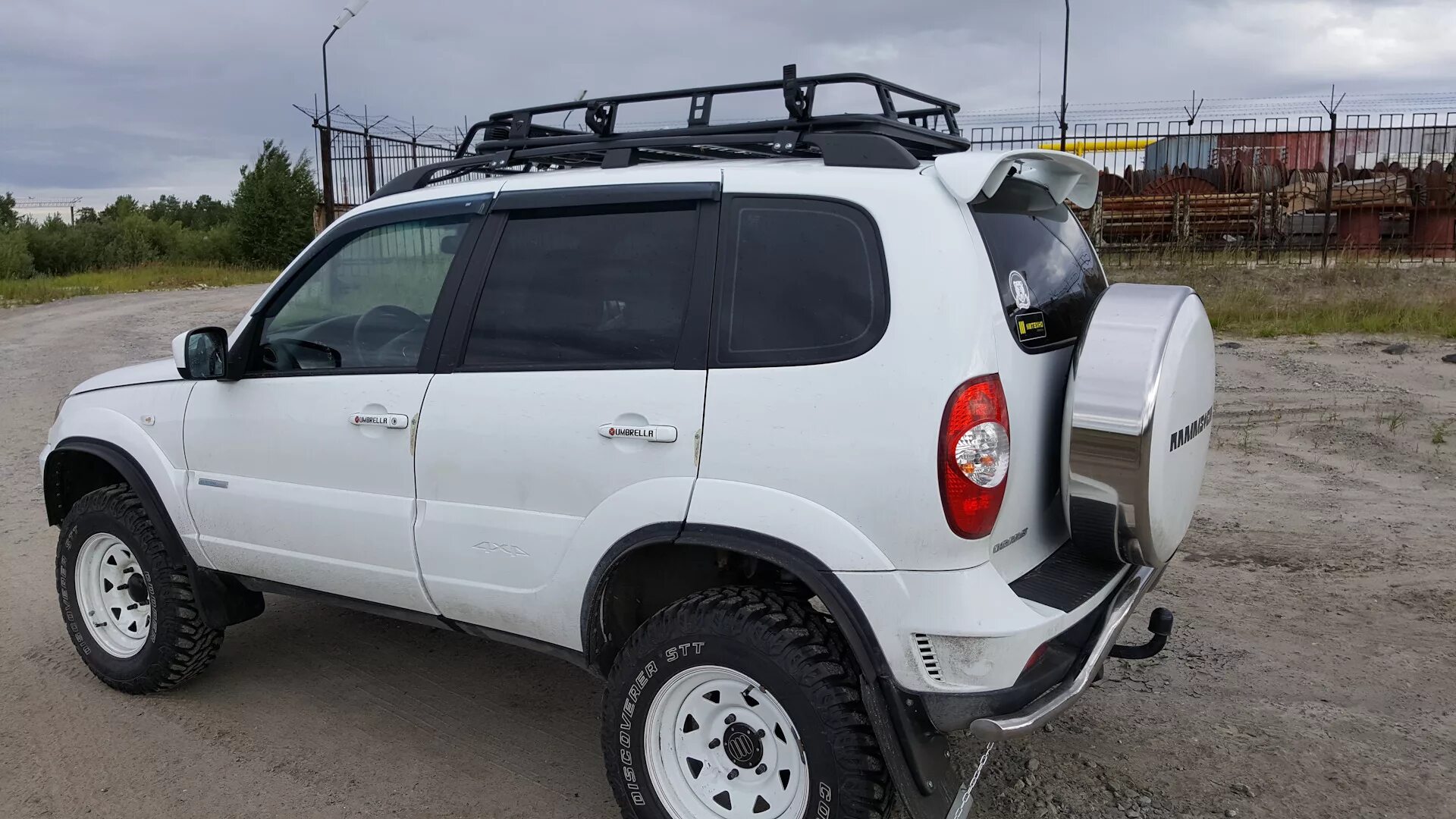 Задний бампер - Chevrolet Niva, 1,7 л, 2009 года своими руками DRIVE2