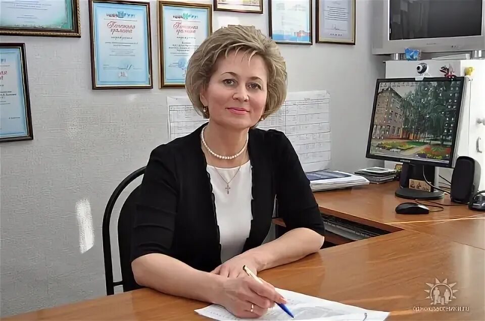 В Рубцовске заместитель губернатора Алтайского края подарил школе № 19 сертифика