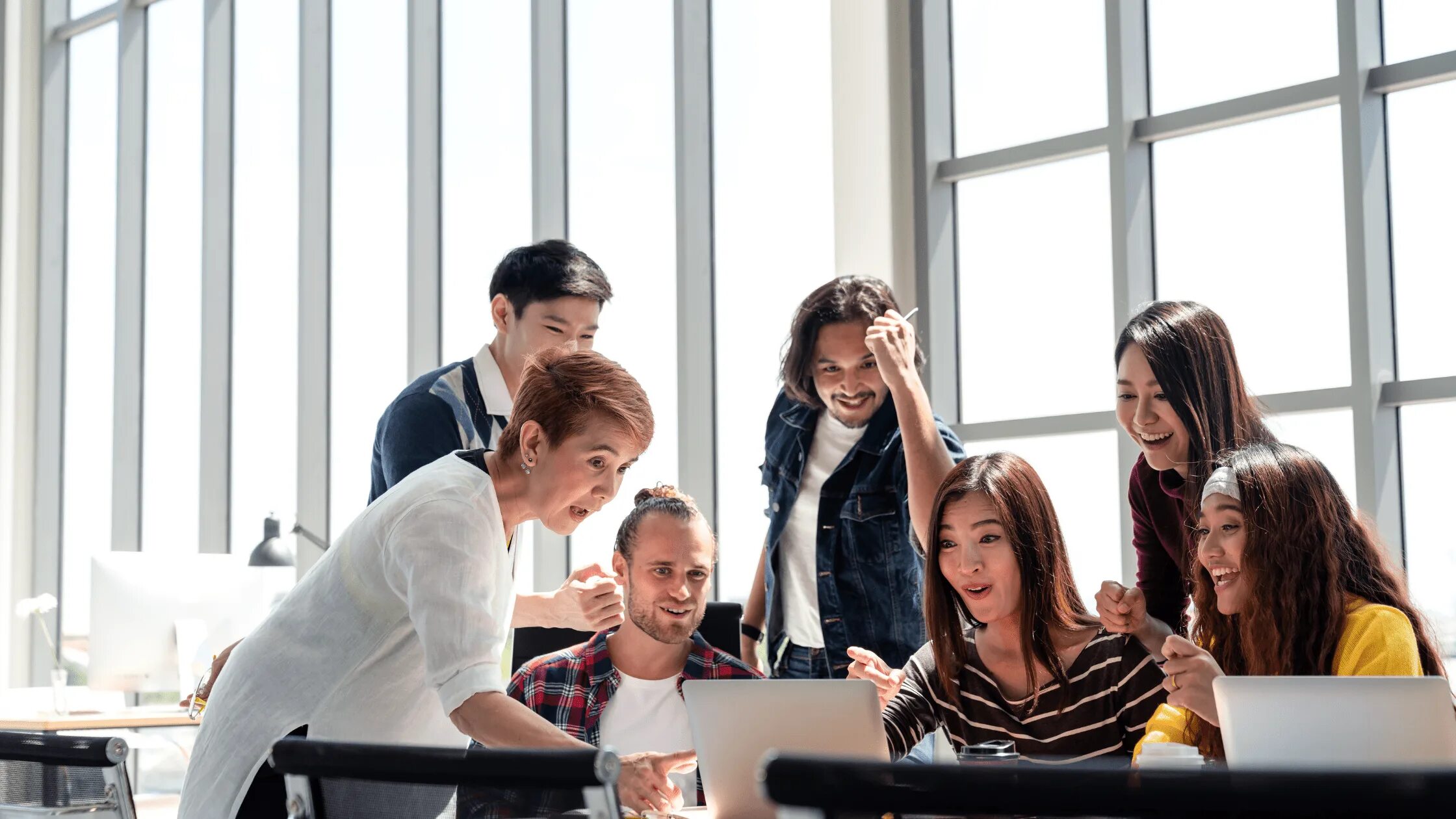 Студентка. Творческие студенты. Action student. Студент убегает. Action student.