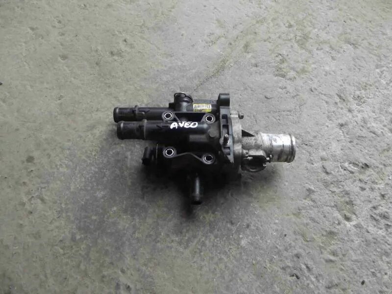 6. корпус термостата aveo t300 1. 4l ldd aveo ii t300 11/03- cruze tm37103. Pa66-gf35 термостат шевроле. корпус термостата шевроле авео т300 1.