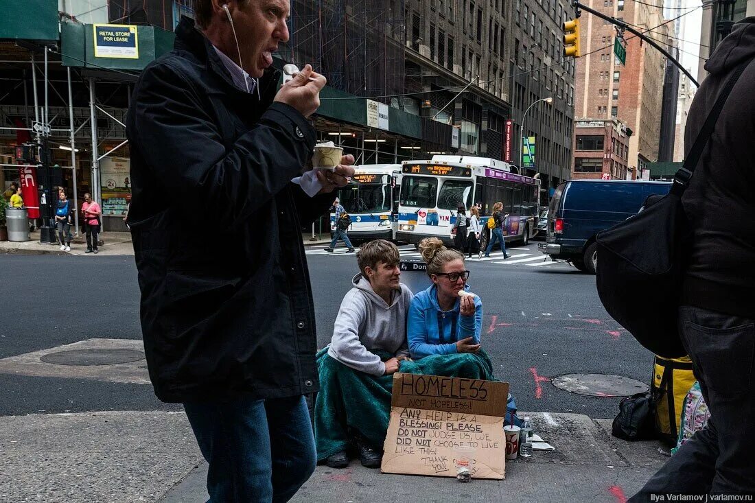Страна бомжей. Бездомные люди в Нью Йорке. Нищие в США.