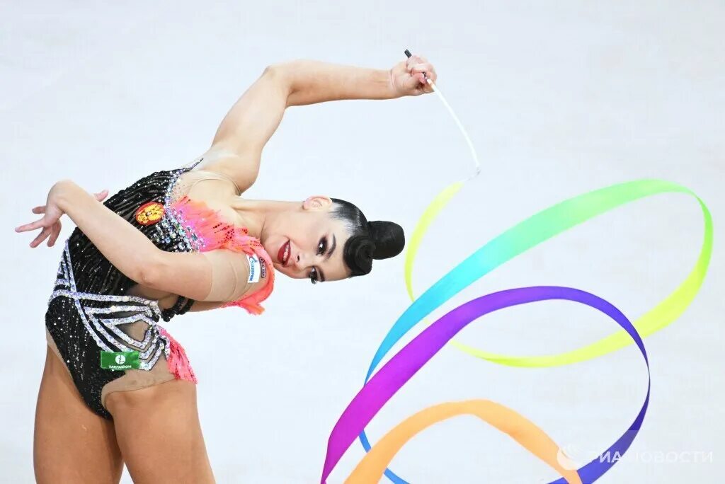 Гимнастка лала крамаренко. Лала крамаренко художественная. Лала крамаренко обруч 2022. Крамаренко художественная гимнастика. Гимнастка лала крамаренко.