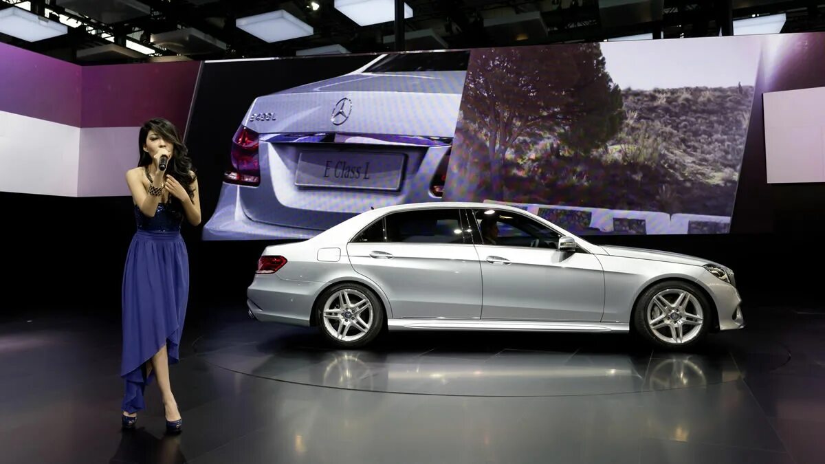 Class long. Мерседес бенц w212 лонг. mercedes e class long 2013. мерседес удлиненный long. e class long китай.