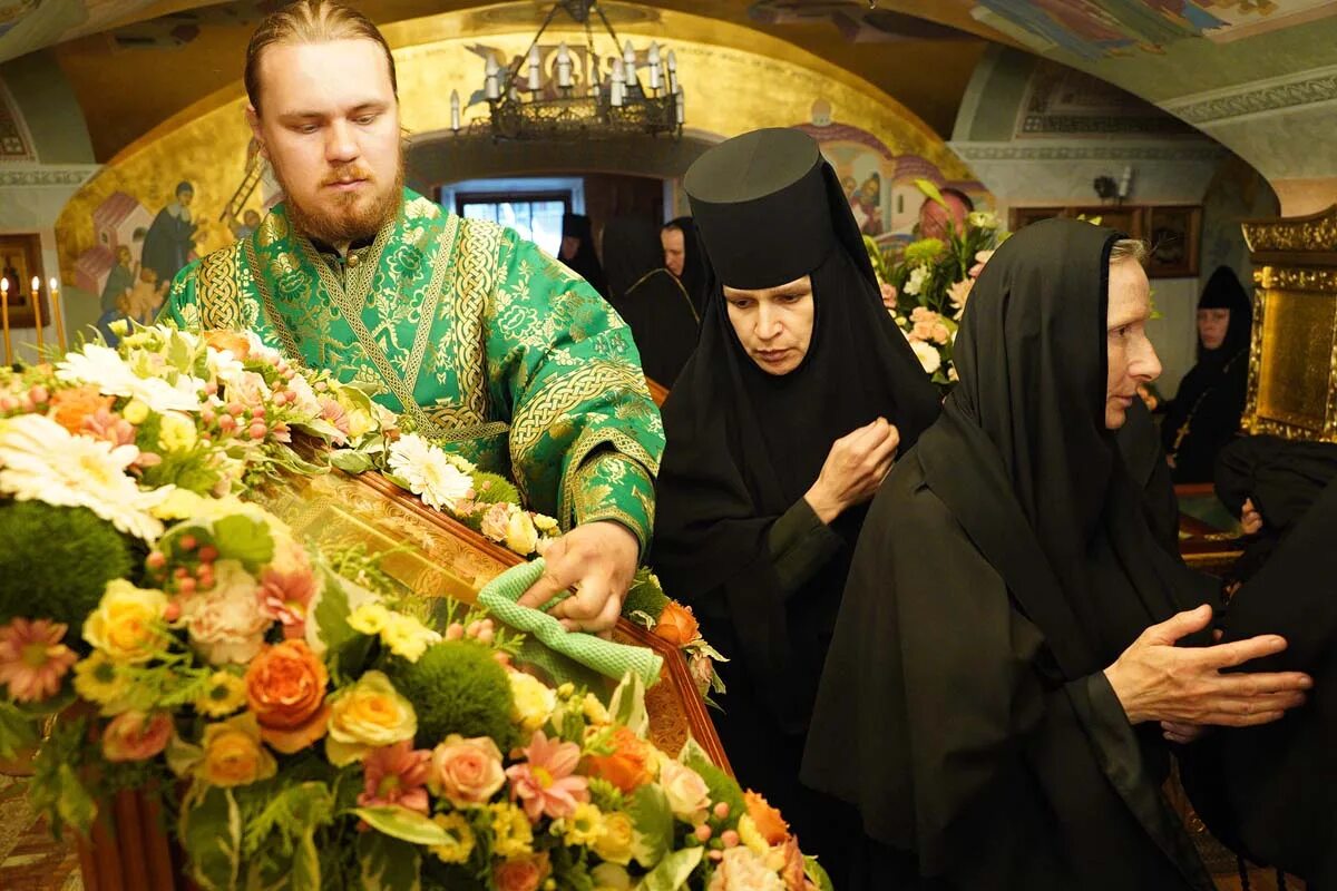 В какой монастырь можно поехать трудником женщине. Трудник в монастыре в пензе. В какой монастырь можно поехать трудником женщине. Монастырь архангельска послушницы. В какой монастырь можно поехать трудником женщине.