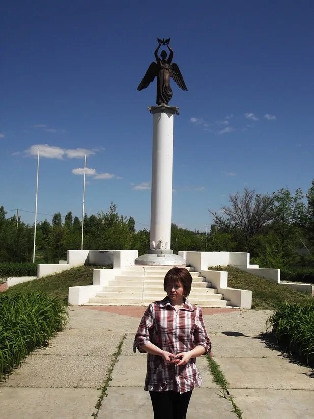 Сайт фролово волгоградской области. Фролово Волгоградская область. Население город Фролово Волгоградская область. Достопримечательности Фролово Волгоградской области. Памятники города Фролово Волгоградской области.