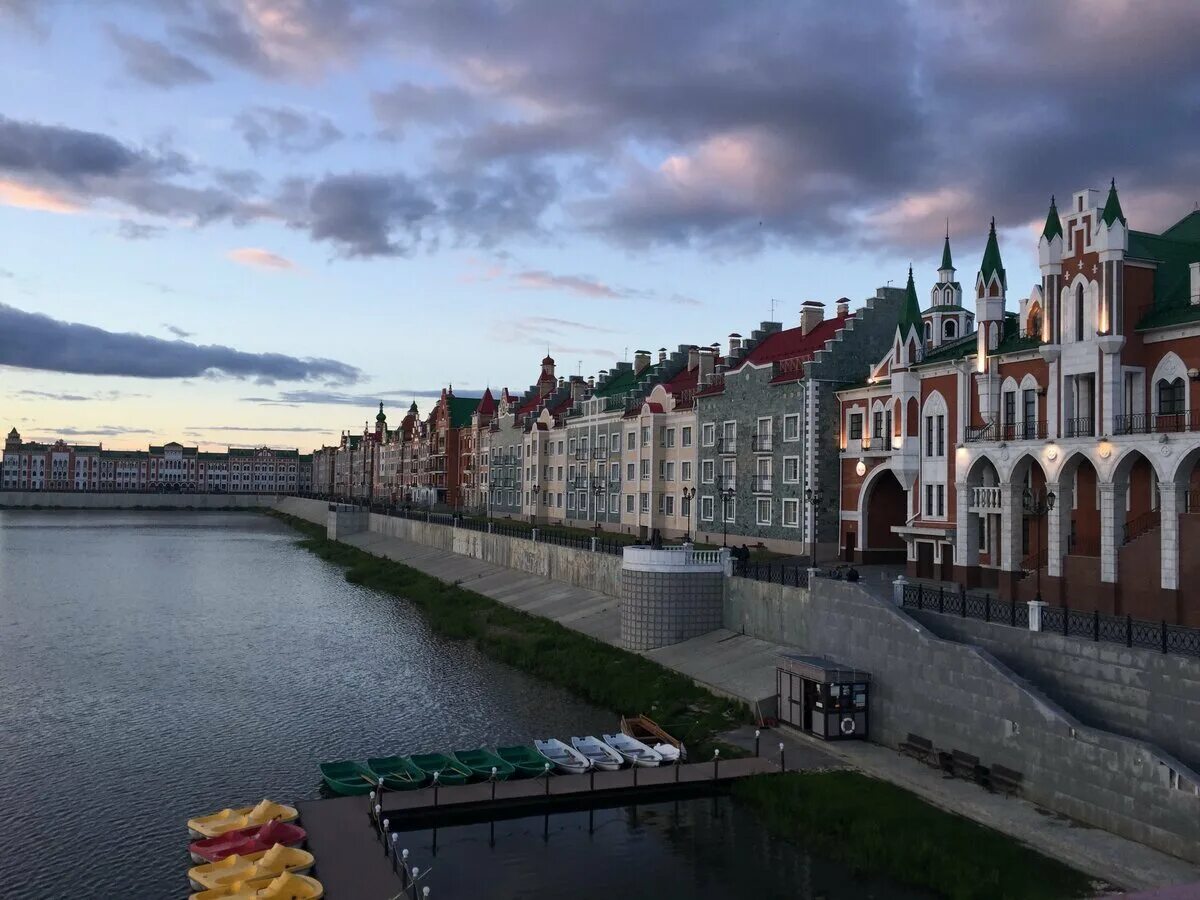 Вода в йошкар оле. Йошкар-ола набережная брюгге. йошкар-ола амстердамская набережная. йошкар ола амстердам. набережная амстердам в йошкар-оле.