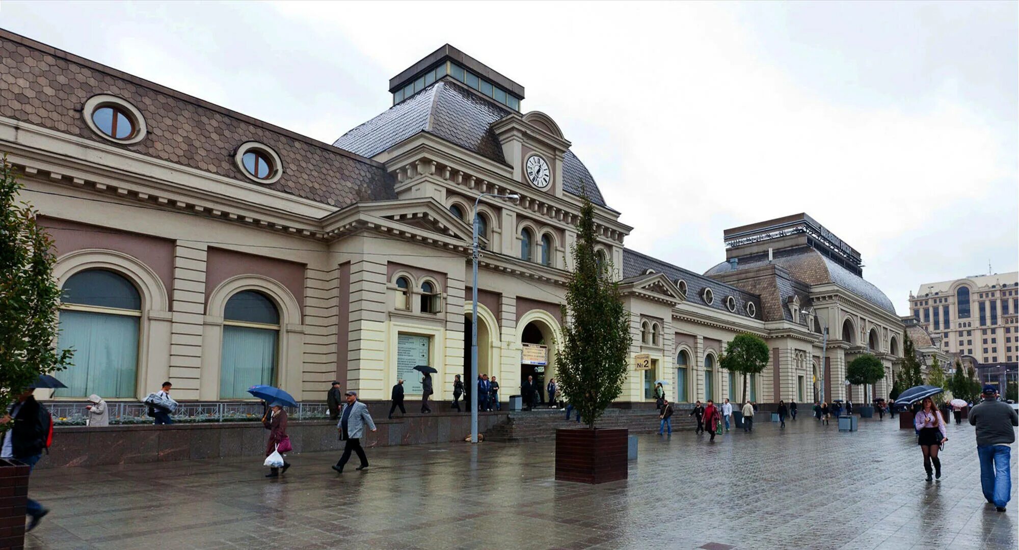 Площадь Павелецкого вокзала. Павелецкий вокзал Москва. Площадь около Павелецкого вокзала. Павелецкий вокзал ж.д..