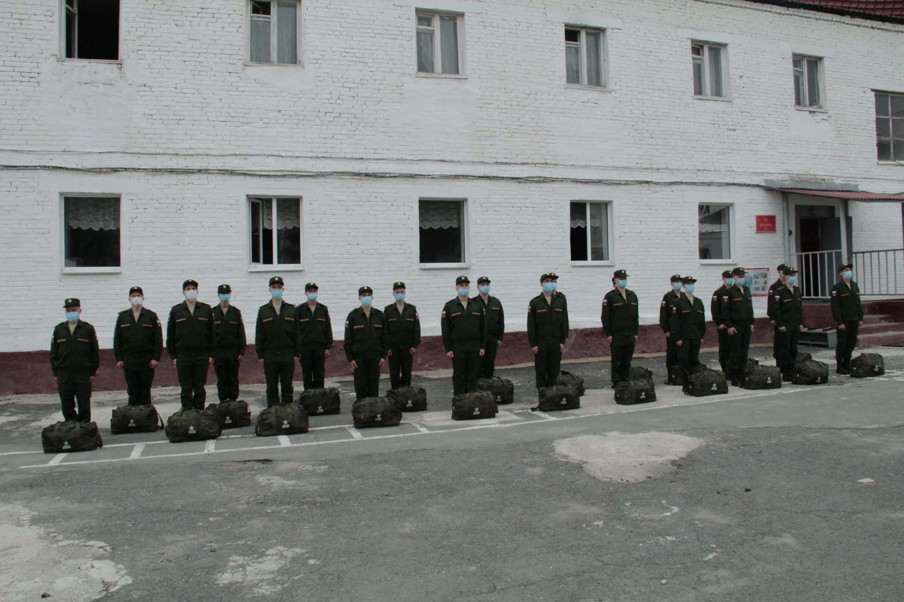 Призыв офицеров запаса 2024. Резервисты в российской армии. Военные сборы запасников резерв. Армия казахстана. Офисная форма сухопутных войск.