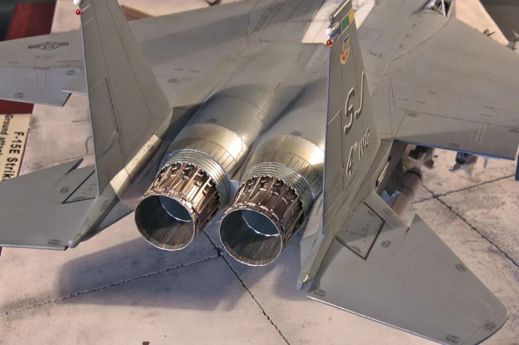 F15 t8