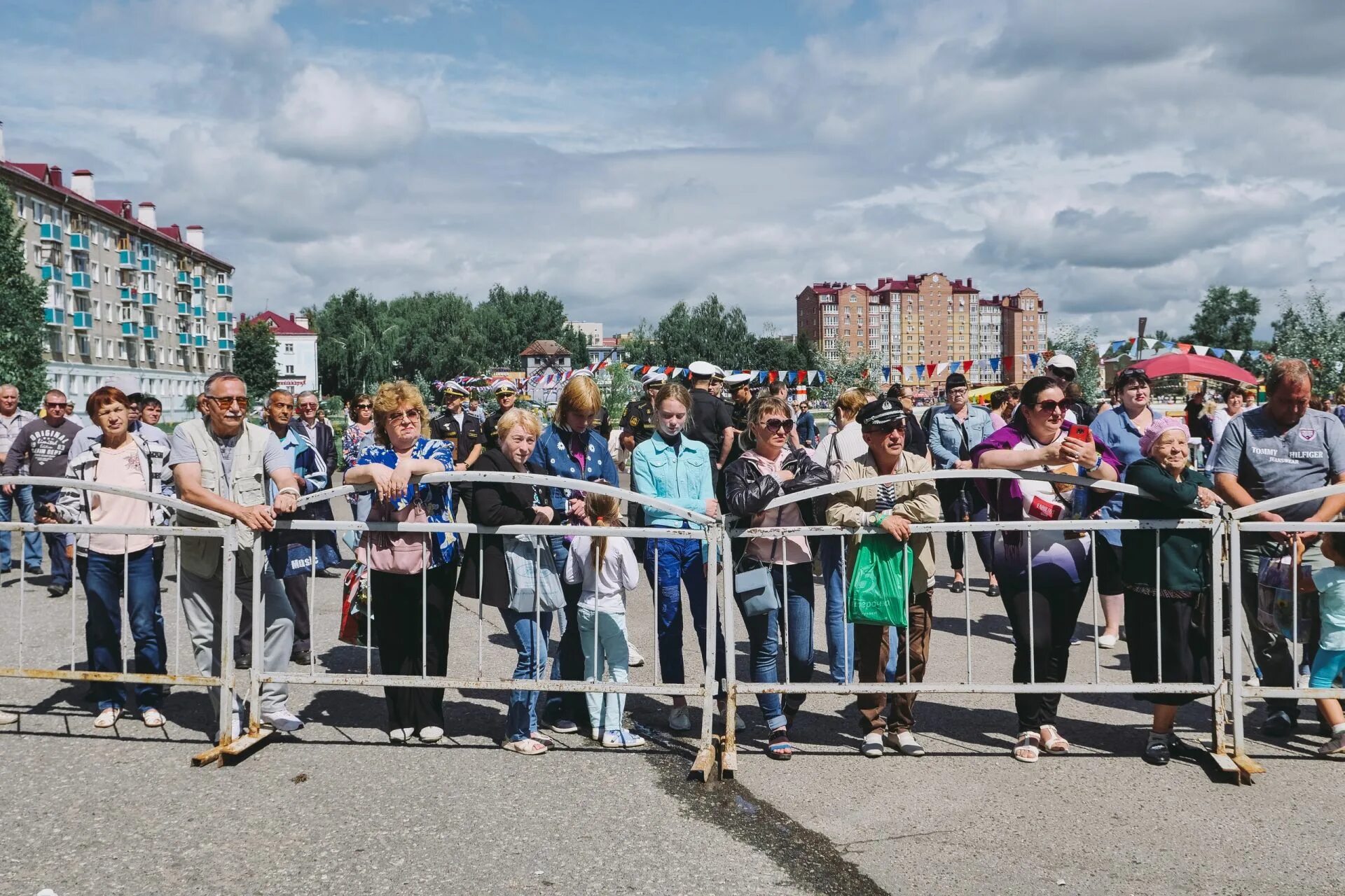 День ВМФ Зеленодольск. Открытые заведения сейчас в Зеленодольске. День ВМФ В Зеленодольске фото. Старый Оскол мероприятия на день ВМФ. Погода зеленодольск рт