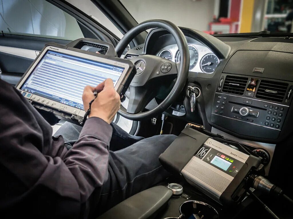 Компьютерная диагностика автомобиля. Компьютерная диагностика автомобиля. Сканер диагностический autel maxisys ms906bt haynespro electronic full. Сканер автомобильный диагностический obd2. Диагностика автомобиля.