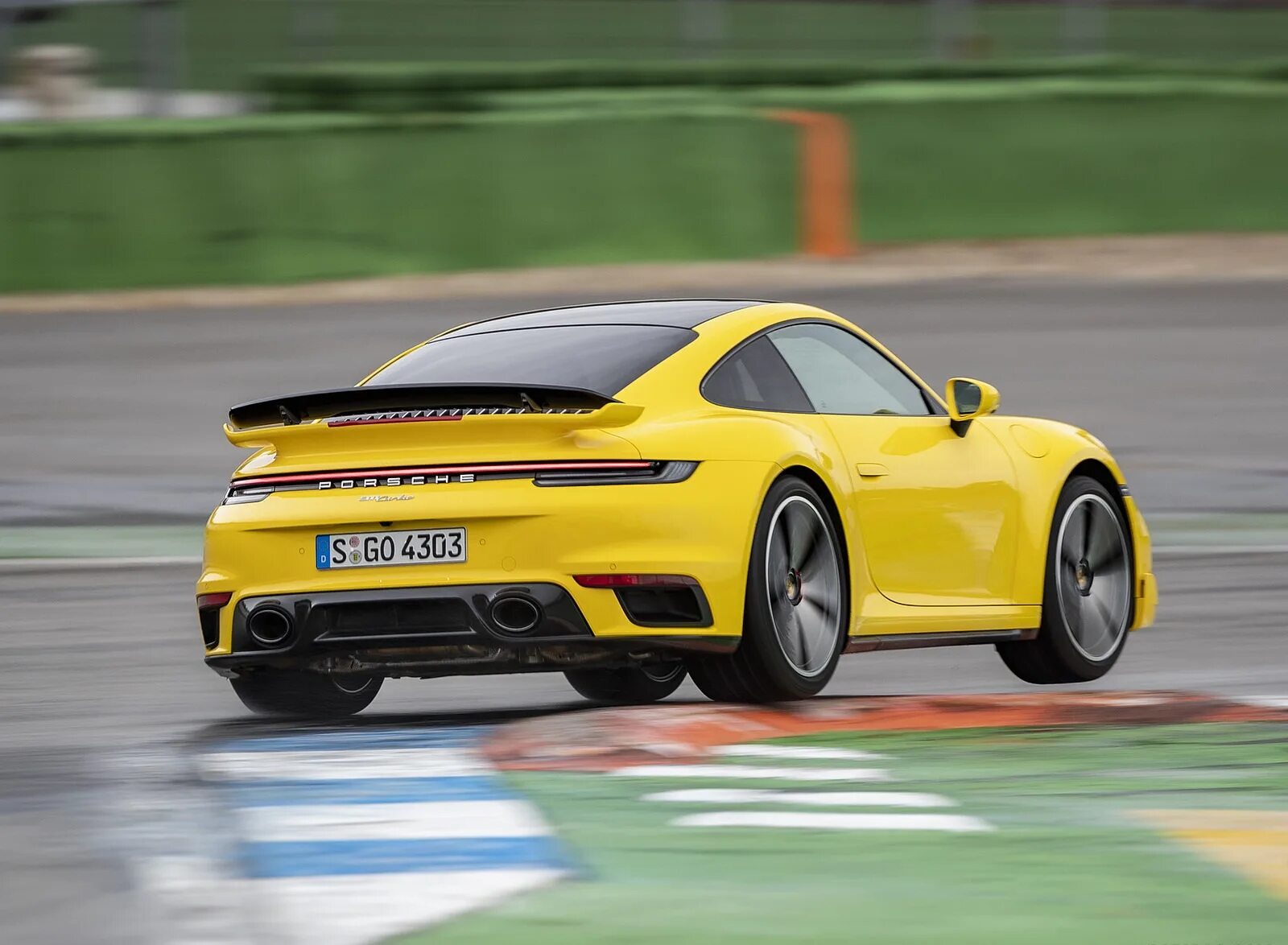 форд мустанг 2021 желтый. Ferrari 458 yellow. Yellow 2021. Yellow 2021. Chevrolet camaro ss 2022.