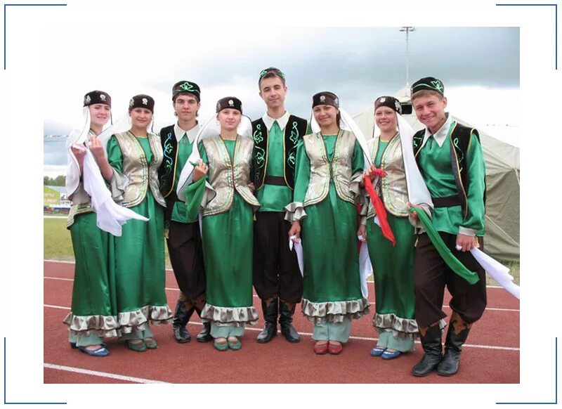 Армянский костюм сюник. Республика татарстан национальный костюм. Как одеваются татары. Татарская национальная одежда казанских татар. Нац наряд татаров.