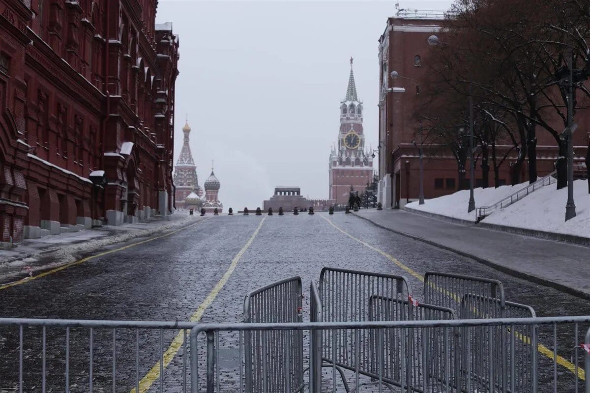 Красная площадь Москва сейчас 2021. Красная площадь перекрыта. Красная площадь закрыта. Красная площадь Москва сейчас. Почему перекрыта красная