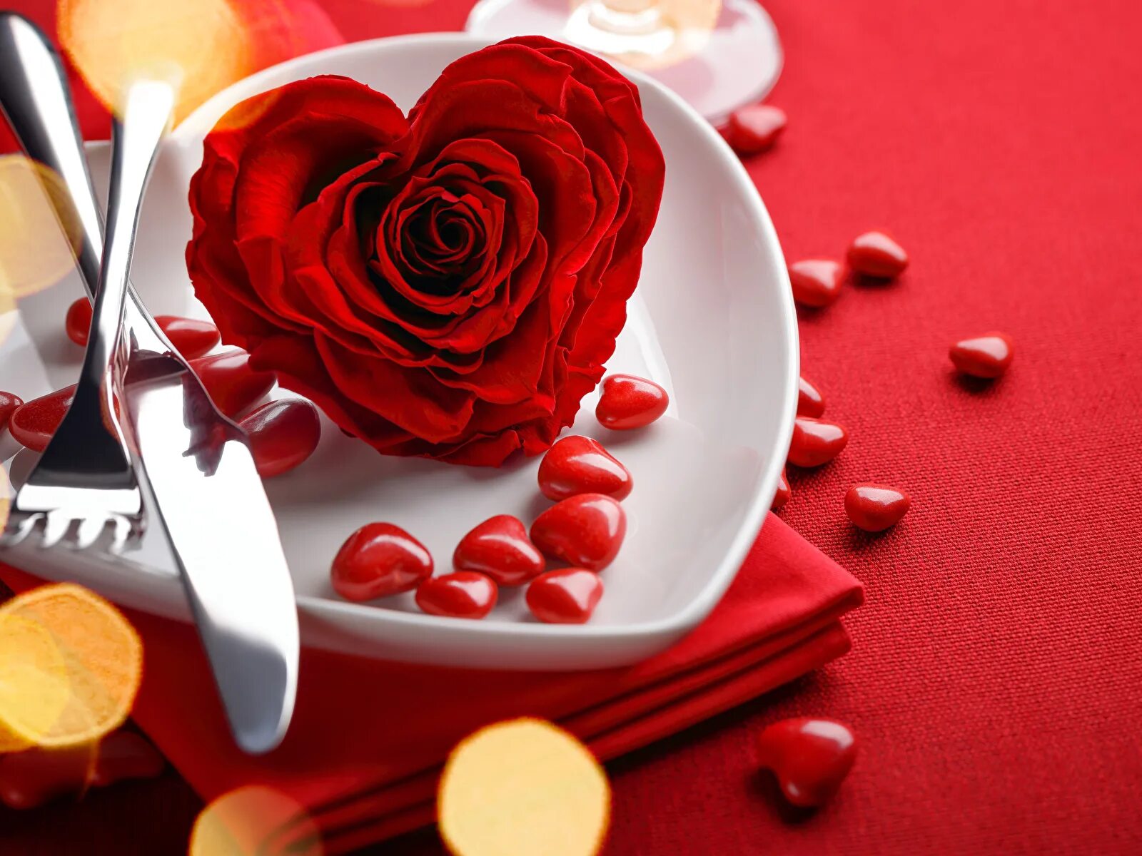 Приятные картинки. Романтические цветы. Самые романтичные цвета. Открытки женщине красивые романтические. Влюбленная роза.