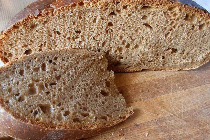 Рецепт черного хлеба на дрожжах. Хлеб. Домашний хлеб. Дрожжевой хлеб. Хлеб ржаной в духовке.