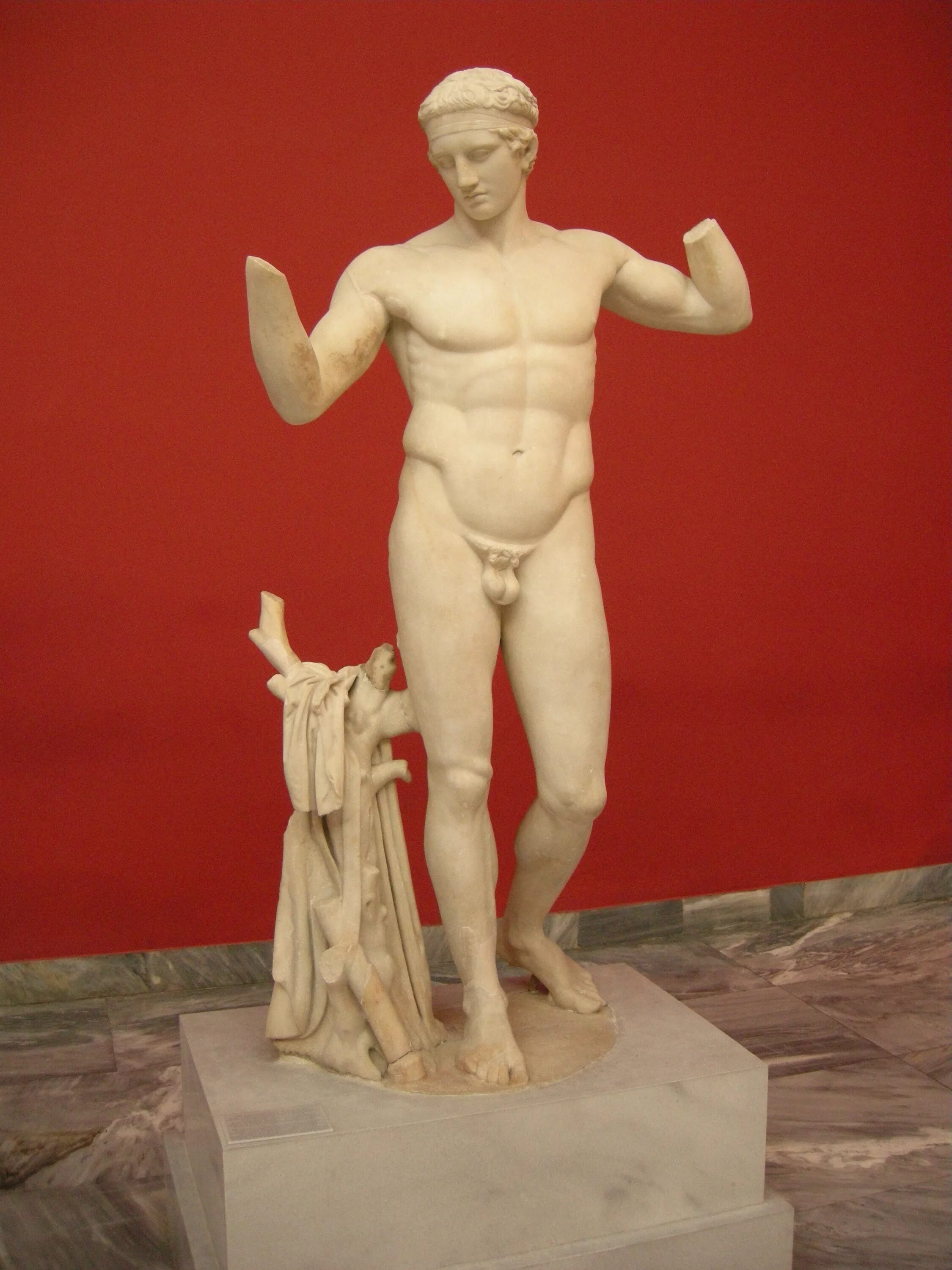 Самое знаменитое произведение поликлета. Каноны пропорций человеческой фигуры. ). Скульптура венера милосская создатель. Поликлет дорифор скульптура.